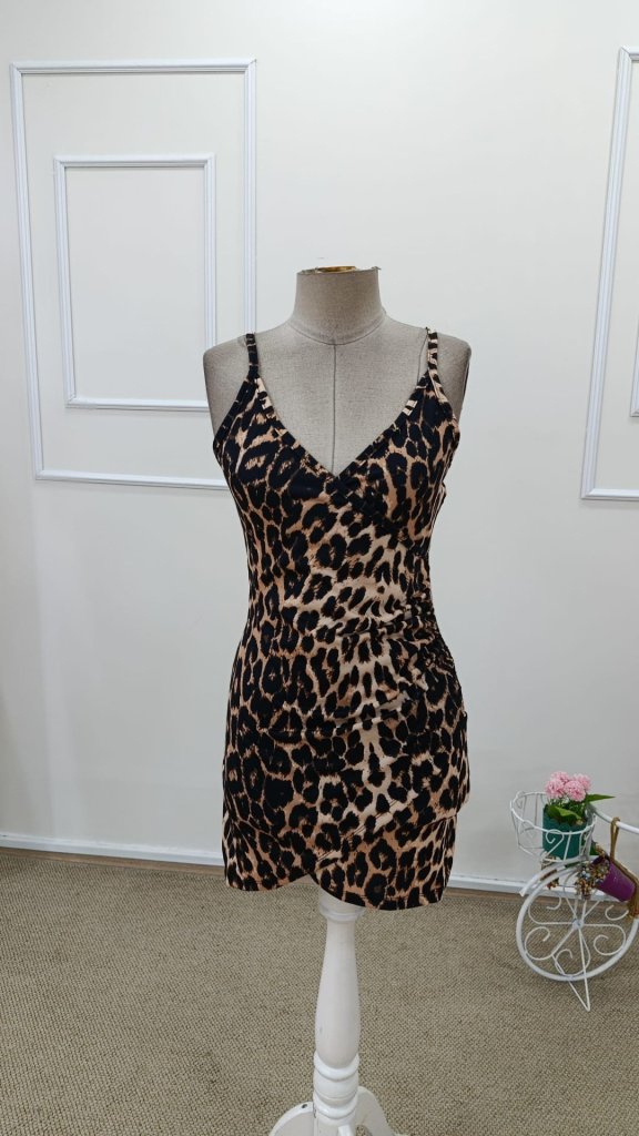 Kadın Ip Askılı Kruvaze Yakalı Yanlardan Büzgülü Leopar Desenli Kısa Süprem Elbise (190804)