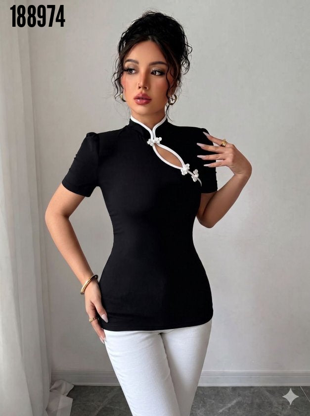 Kadın beyaz şerit detaylı dar kesim dik yaka bluz