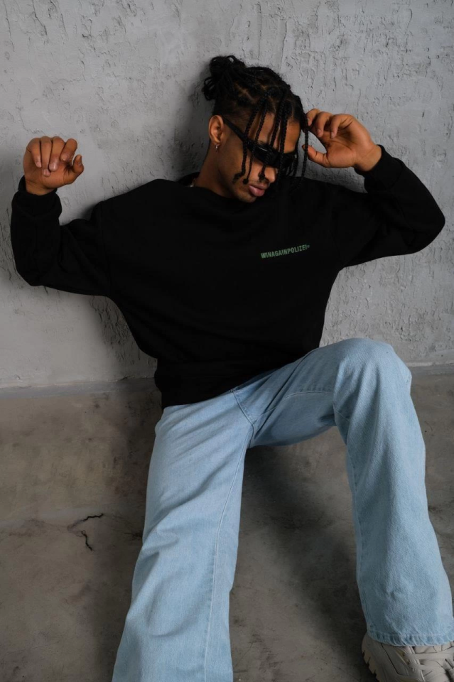 Erkek Oversize Sweatshirt – Siyah Renk  Ön Ve Sırt Baskılı, Üç İplik İçi Pamuklu Kumaş, Rahat Kalıp, Ribanalı Kışlık Sweat  Winagain Polizei Serisi - Siyah (175589)
