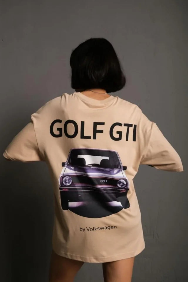 Oversize Baskılı Tişört – Golf GTI Retro Araba Desenli, Ön - Arka Dijital Baskı, Sokak Modası Stil - Bej (179503)