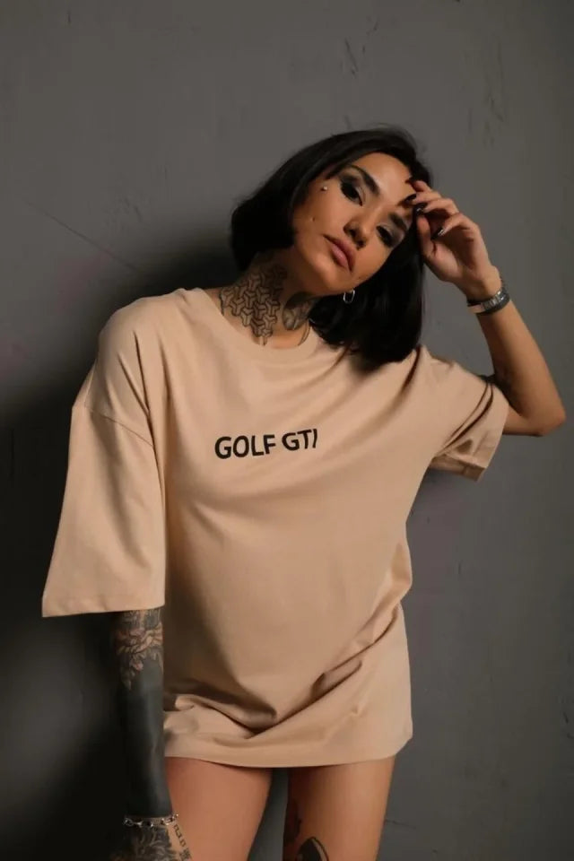 Oversize Baskılı Tişört – Golf GTI Retro Araba Desenli, Ön - Arka Dijital Baskı, Sokak Modası Stil - Bej (179503)