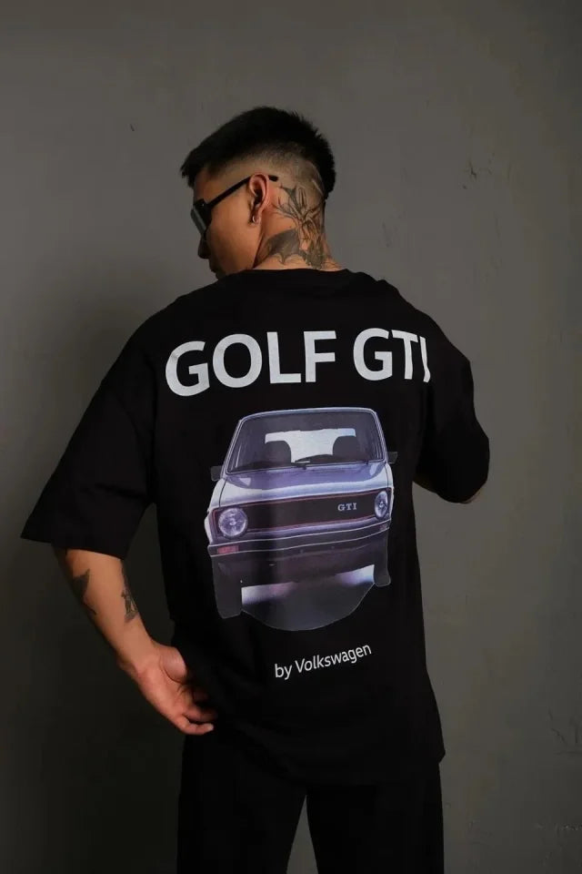 Erkek Oversize Baskılı Tişört – Golf GTI Retro Araba Desenli, Ön - Arka Dijital Baskı, Sokak Modası Stil - Siyah (179505)