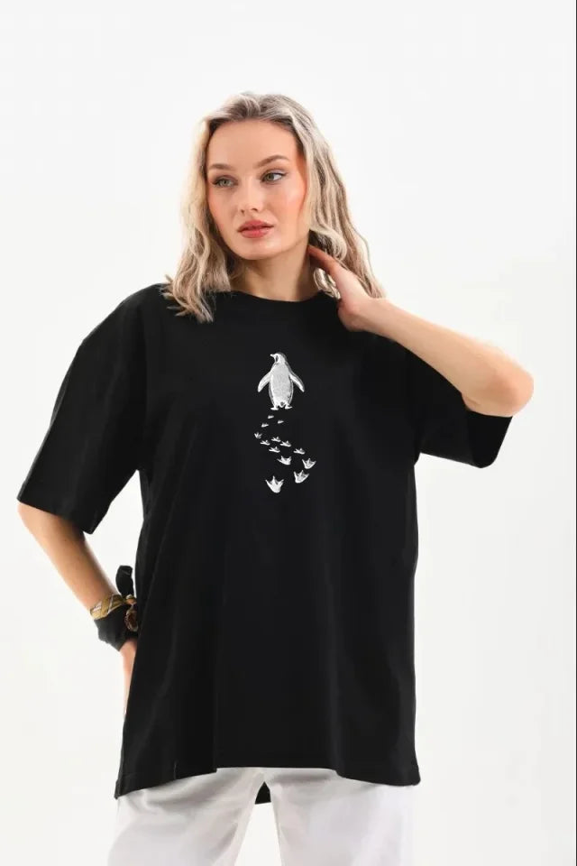 Nihilist Penguen Temalı Oversize Bisiklet Yaka Tişört - Siyah (182707)