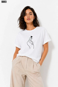 Kore Parmak Kalp Aşk Temalı Minimal Baskılı Tişört Yazlık Kısa Kol TShirt Beyaz