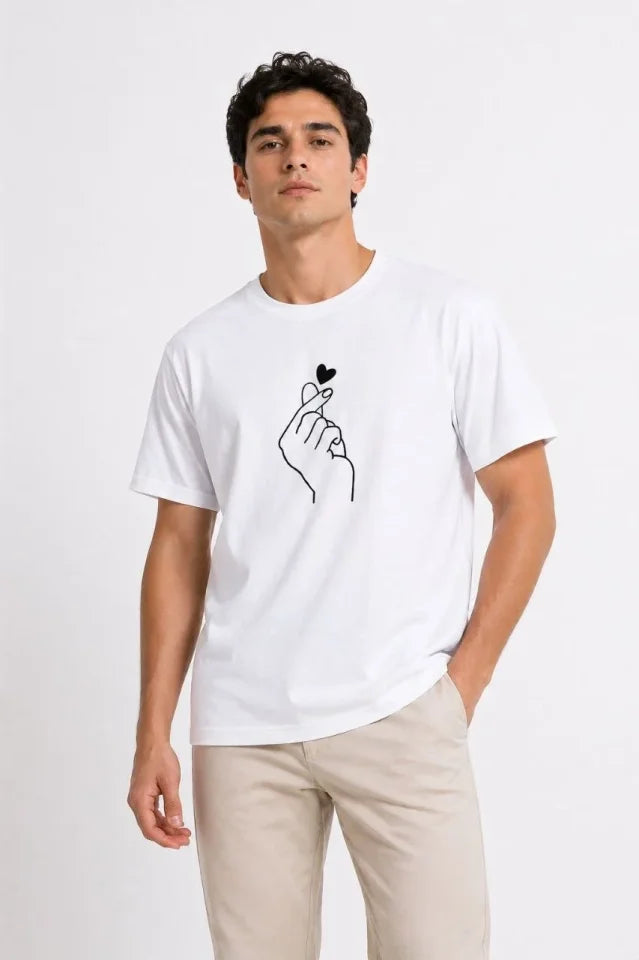 Erkek Kore Parmak Kalp Aşk Temalı Minimal Baskılı Tişört Yazlık Kısa Kol T-Shirt - Beyaz (188984)