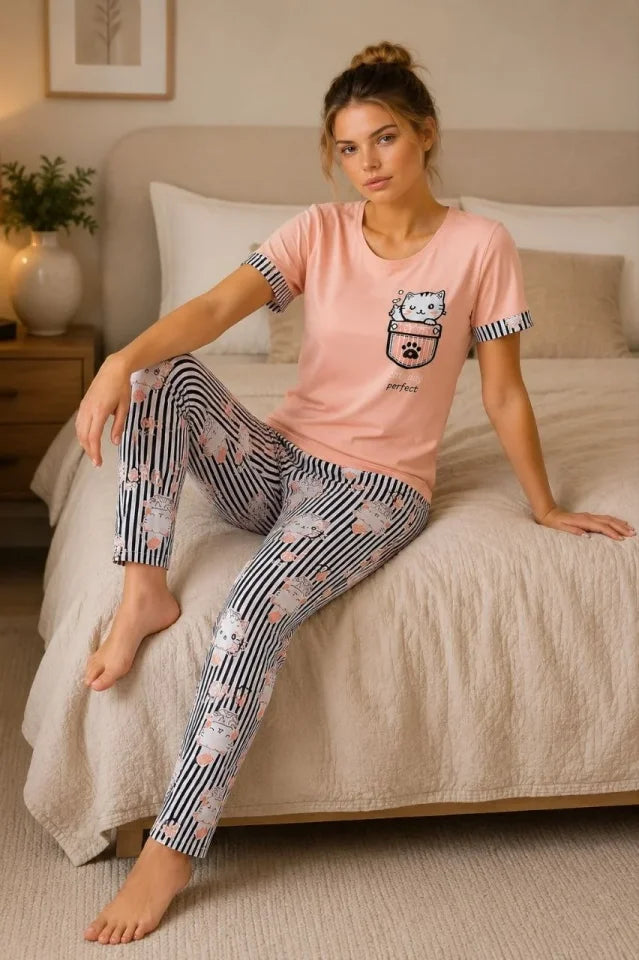 Pamuklu Penye Kedi Baskılı Kısa Kollu Bisiklet Yaka Çizgili Pijama Takımı - Pudra (192855)